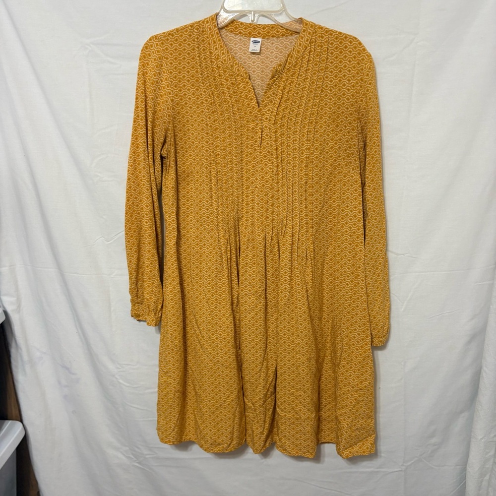 Old Navy mustard yellow pattern v neck flowy rayon shirt dress